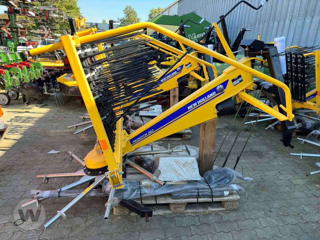 New Holland Prorotor 360 - Obraceč/ Shrnovač: obrázek 1 New Holland Prorotor 360 - Obraceč/ Shrnovač: obrázek 1