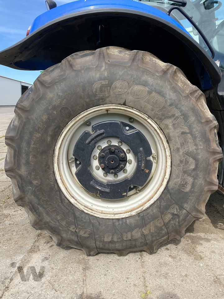 New Holland T 8.380 UC - Traktor: obrázek 4 New Holland T 8.380 UC - Traktor: obrázek 4