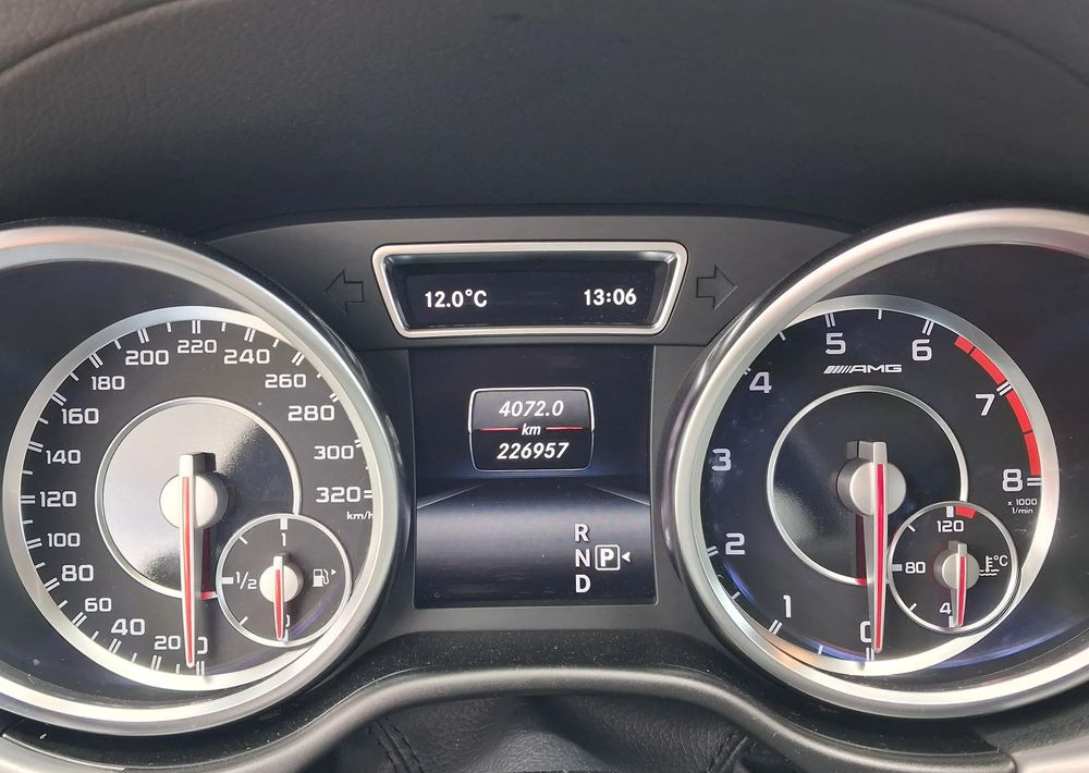 Mercedes-Benz ML 63 AMG 4Matic AMG SPEEDSHIFT 7G-TRONIC - SUV: obrázek 5 Mercedes-Benz ML 63 AMG 4Matic AMG SPEEDSHIFT 7G-TRONIC - SUV: obrázek 5