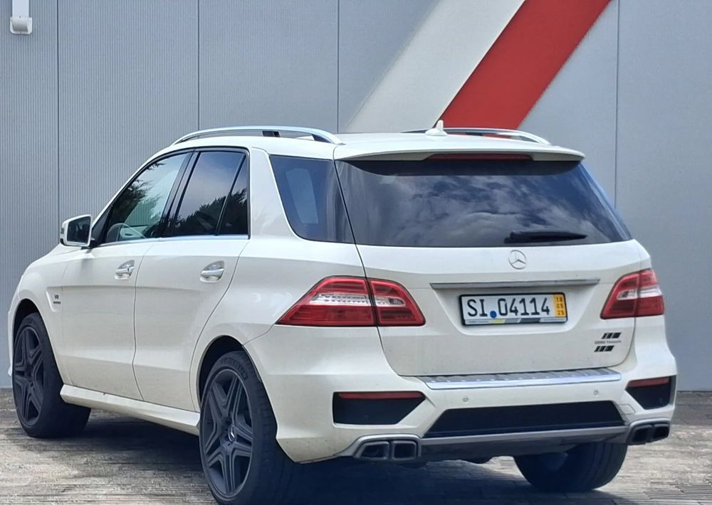 Mercedes-Benz ML 63 AMG 4Matic AMG SPEEDSHIFT 7G-TRONIC - SUV: obrázek 2 Mercedes-Benz ML 63 AMG 4Matic AMG SPEEDSHIFT 7G-TRONIC - SUV: obrázek 2