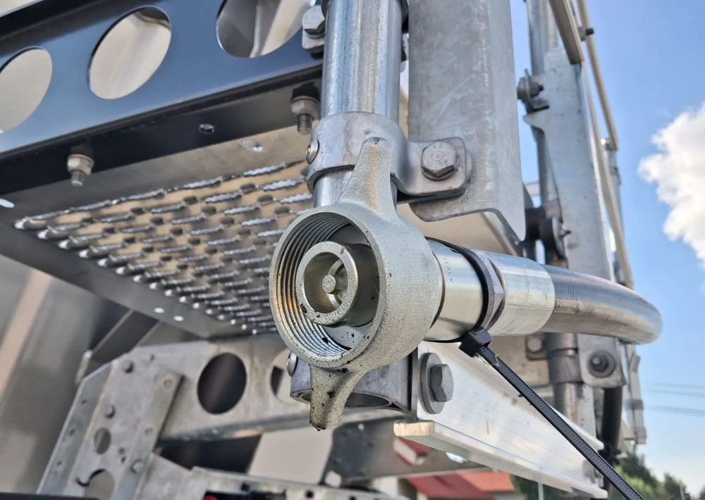 Schmitz Cargobull Wywrotka stalowa 25m3, Klapa zewnętrzna - Sklápěcí návěs: obrázek 4 Schmitz Cargobull Wywrotka stalowa 25m3, Klapa zewnętrzna - Sklápěcí návěs: obrázek 4