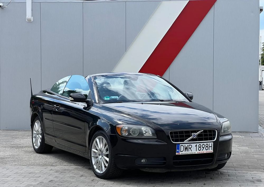 Volvo C70 2.4 Momentum - Osobní auto: obrázek 3 Volvo C70 2.4 Momentum - Osobní auto: obrázek 3