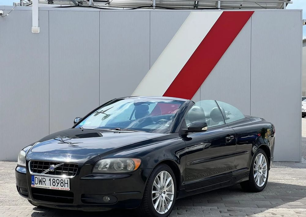 Volvo C70 2.4 Momentum - Osobní auto: obrázek 1 Volvo C70 2.4 Momentum - Osobní auto: obrázek 1