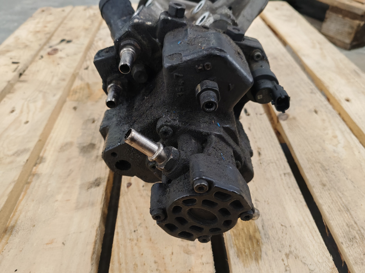 MAN TGS TGX EURO 6 / D2676LF / BOSCH FUEL PUMP / 51111037858 - Palivové čerpadlo: obrázek 3 MAN TGS TGX EURO 6 / D2676LF / BOSCH FUEL PUMP / 51111037858 - Palivové čerpadlo: obrázek 3