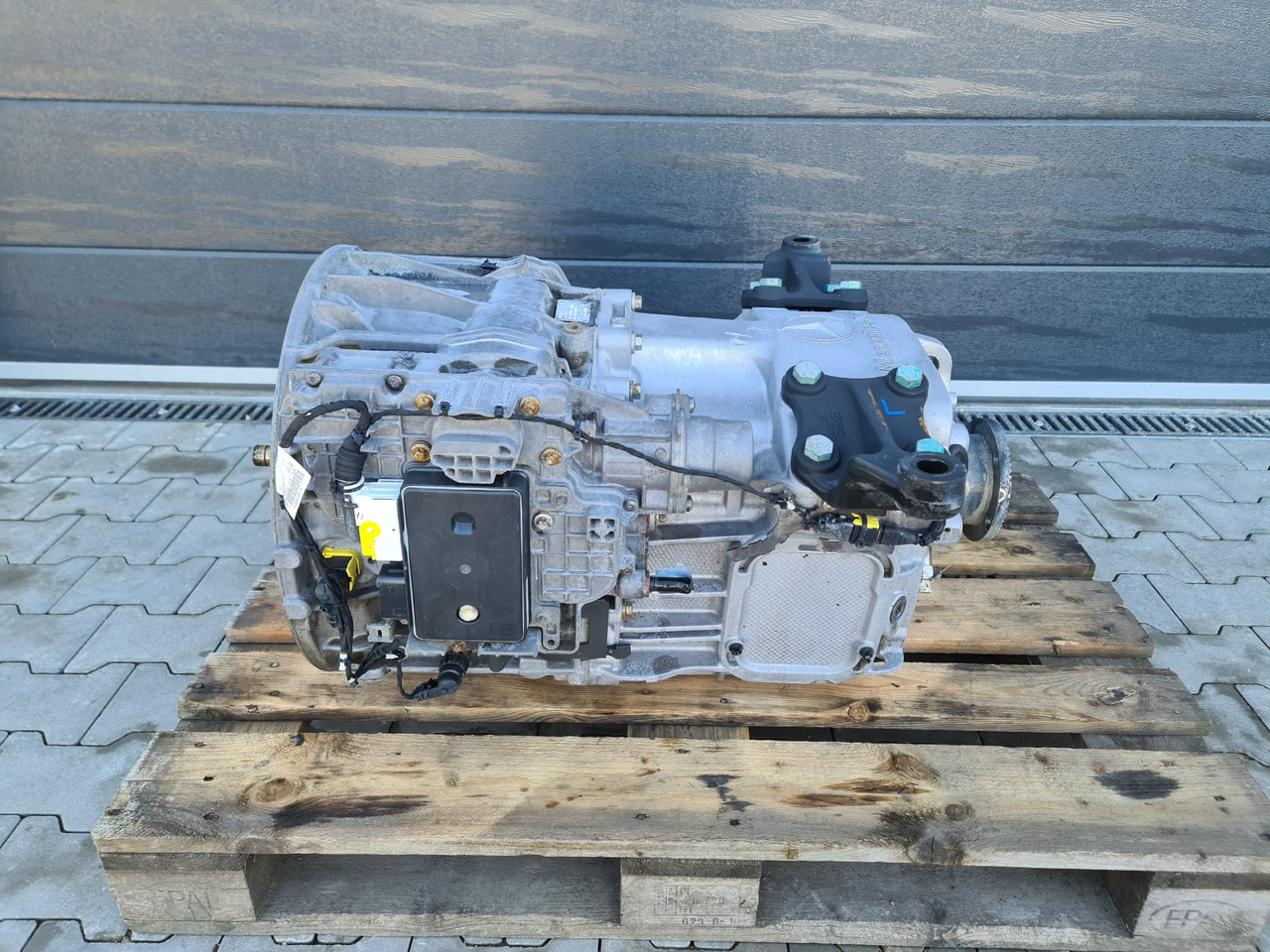 MERCEDES ATEGO ANTOS / COMPLETE GEARBOX / G140-8 / WORLDWIDE DELIVERY - Převodovka: obrázek 1 MERCEDES ATEGO ANTOS / COMPLETE GEARBOX / G140-8 / WORLDWIDE DELIVERY - Převodovka: obrázek 1