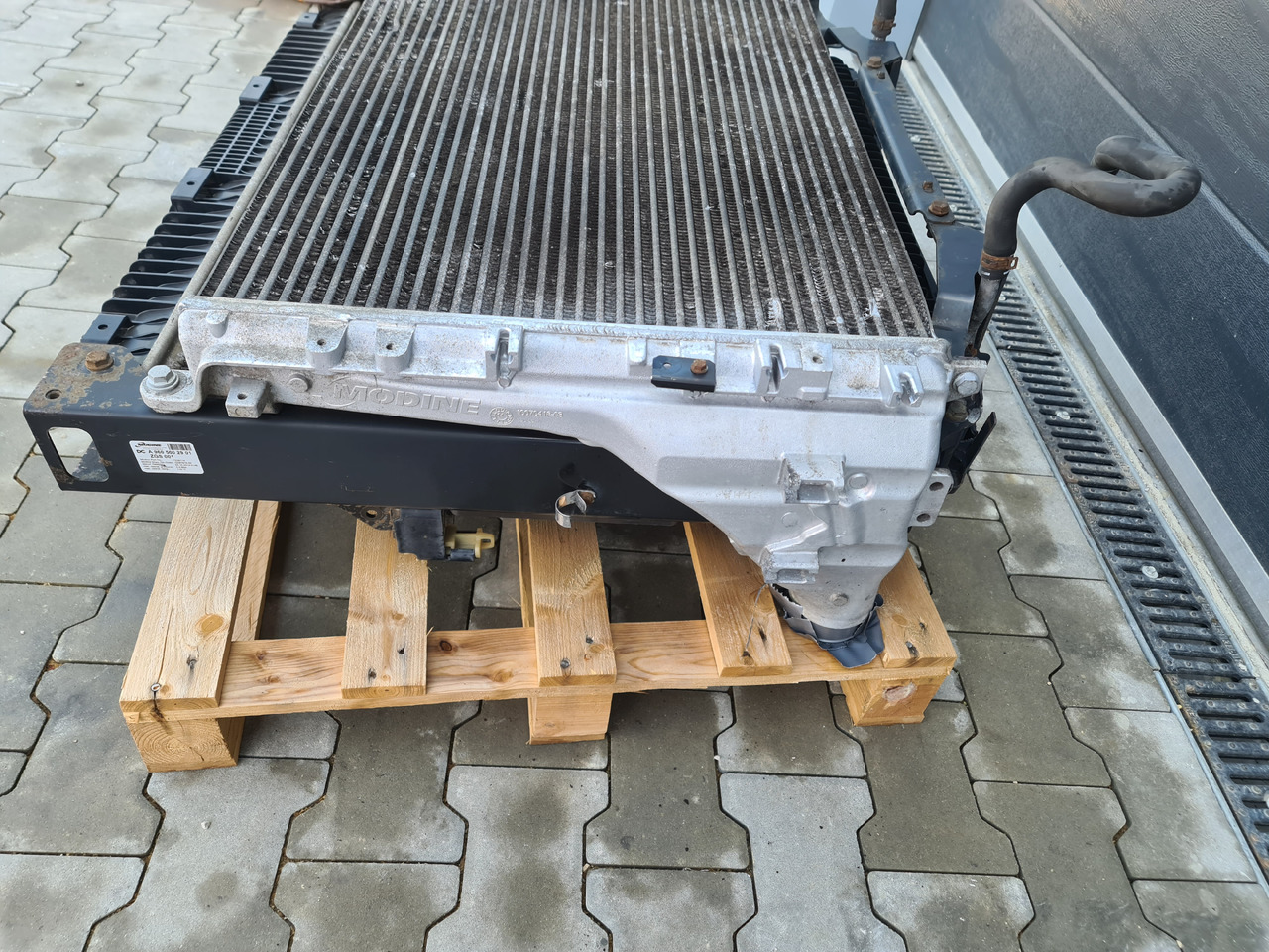 MERCEDES ATEGO ANTOS / EURO 6 / COOLER SET / INTERCOOLER / WATER COOLER / WORLDWIDE DELIVERY - Chladič: obrázek 5 MERCEDES ATEGO ANTOS / EURO 6 / COOLER SET / INTERCOOLER / WATER COOLER / WORLDWIDE DELIVERY - Chladič: obrázek 5