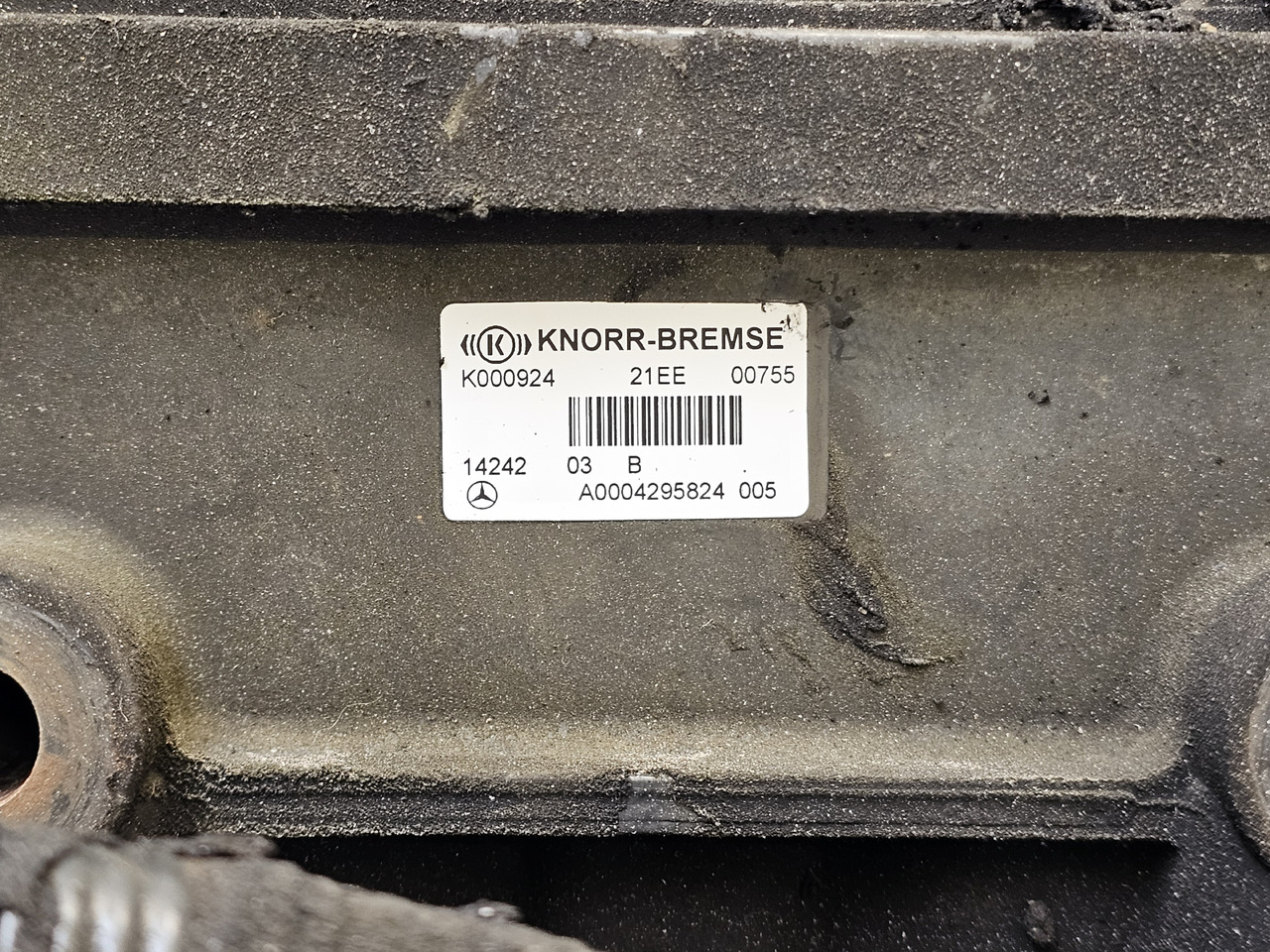 MERCEDES-BENZ ACTROS MP4 / REAR EBS VALVE / A0004295824 / K000924 - Brzdový ventil: obrázek 2 MERCEDES-BENZ ACTROS MP4 / REAR EBS VALVE / A0004295824 / K000924 - Brzdový ventil: obrázek 2