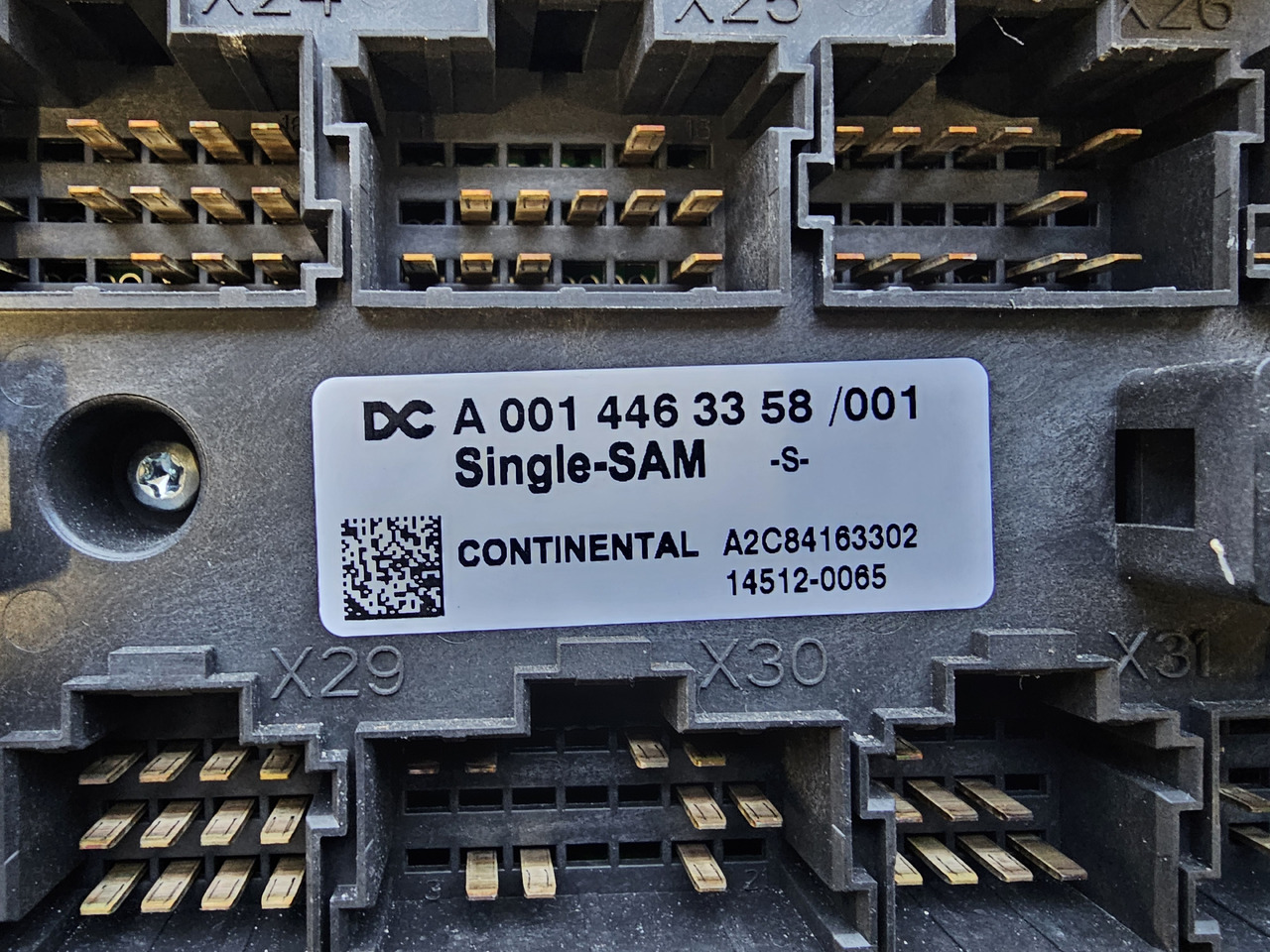 MERCEDES-BENZ ATEGO MP4 EURO 6 / SINGLE-SAM FUSE BLOCK / A0014463358 - Řídicí blok: obrázek 4 MERCEDES-BENZ ATEGO MP4 EURO 6 / SINGLE-SAM FUSE BLOCK / A0014463358 - Řídicí blok: obrázek 4