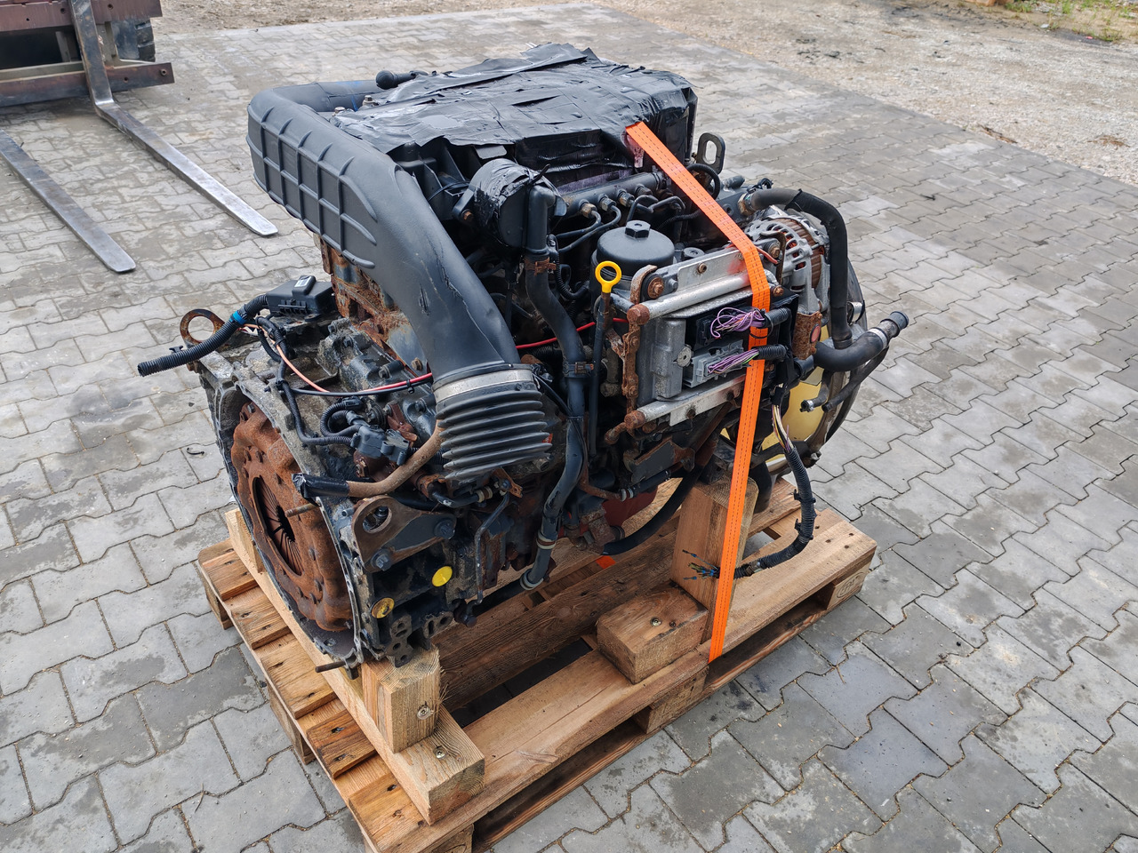 RENAULT DXI5 180 EUV / EURO 5 / COMPLETE ENGINE - Motor: obrázek 5 RENAULT DXI5 180 EUV / EURO 5 / COMPLETE ENGINE - Motor: obrázek 5