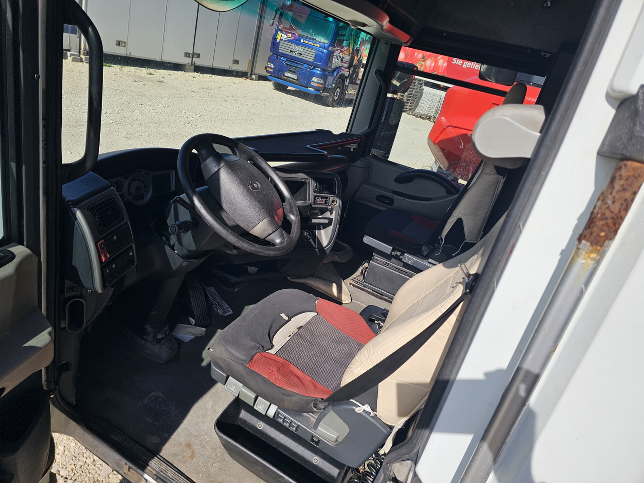 RENAULT MAGNUM DXI VEGA LIFT / COMPLETE CABINE - Kabina: obrázek 5 RENAULT MAGNUM DXI VEGA LIFT / COMPLETE CABINE - Kabina: obrázek 5
