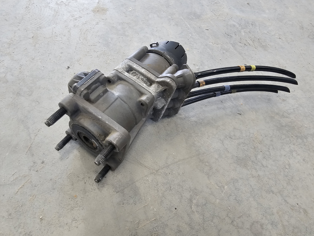 RENAULT MAGNUM PREMIUM DXI / BRAKE VALVE / K040158 21390589 - Brzdový ventil: obrázek 4 RENAULT MAGNUM PREMIUM DXI / BRAKE VALVE / K040158 21390589 - Brzdový ventil: obrázek 4