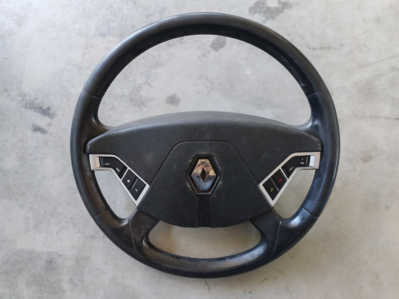 RENAULT RANGE T / STEERING WHEEL / 7484519945 - Volant: obrázek 1 RENAULT RANGE T / STEERING WHEEL / 7484519945 - Volant: obrázek 1