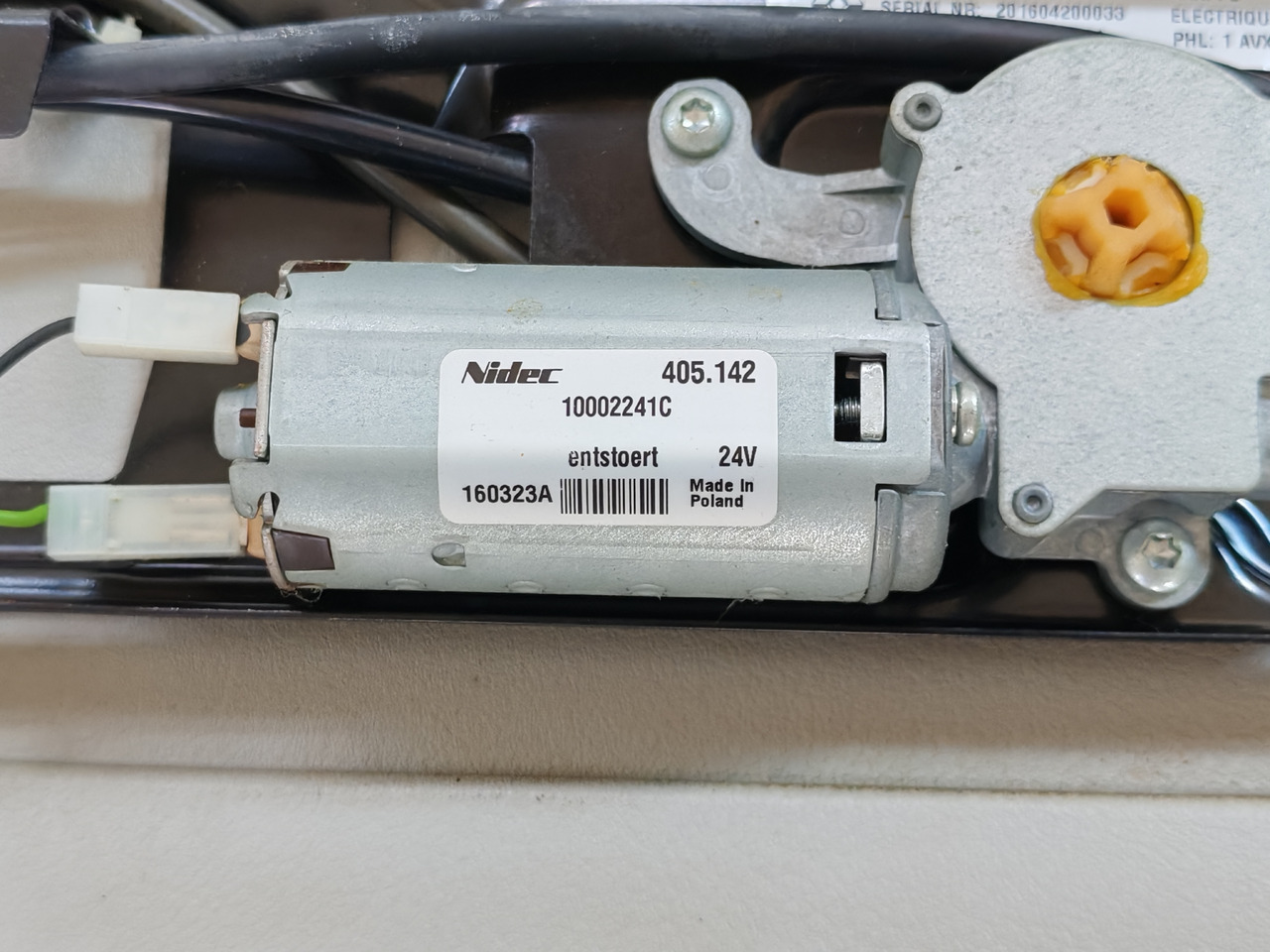 RENAULT RANGE T / SUNROOF / 7484505331 - Okno a díly: obrázek 4 RENAULT RANGE T / SUNROOF / 7484505331 - Okno a díly: obrázek 4