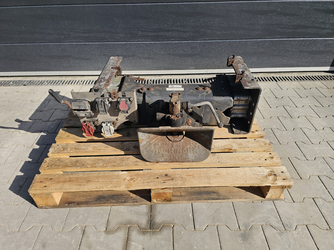 VOLVO FH FM / ROCKINGER TRAILER COUPLING / COMPLETE - Točnice: obrázek 2 VOLVO FH FM / ROCKINGER TRAILER COUPLING / COMPLETE - Točnice: obrázek 2