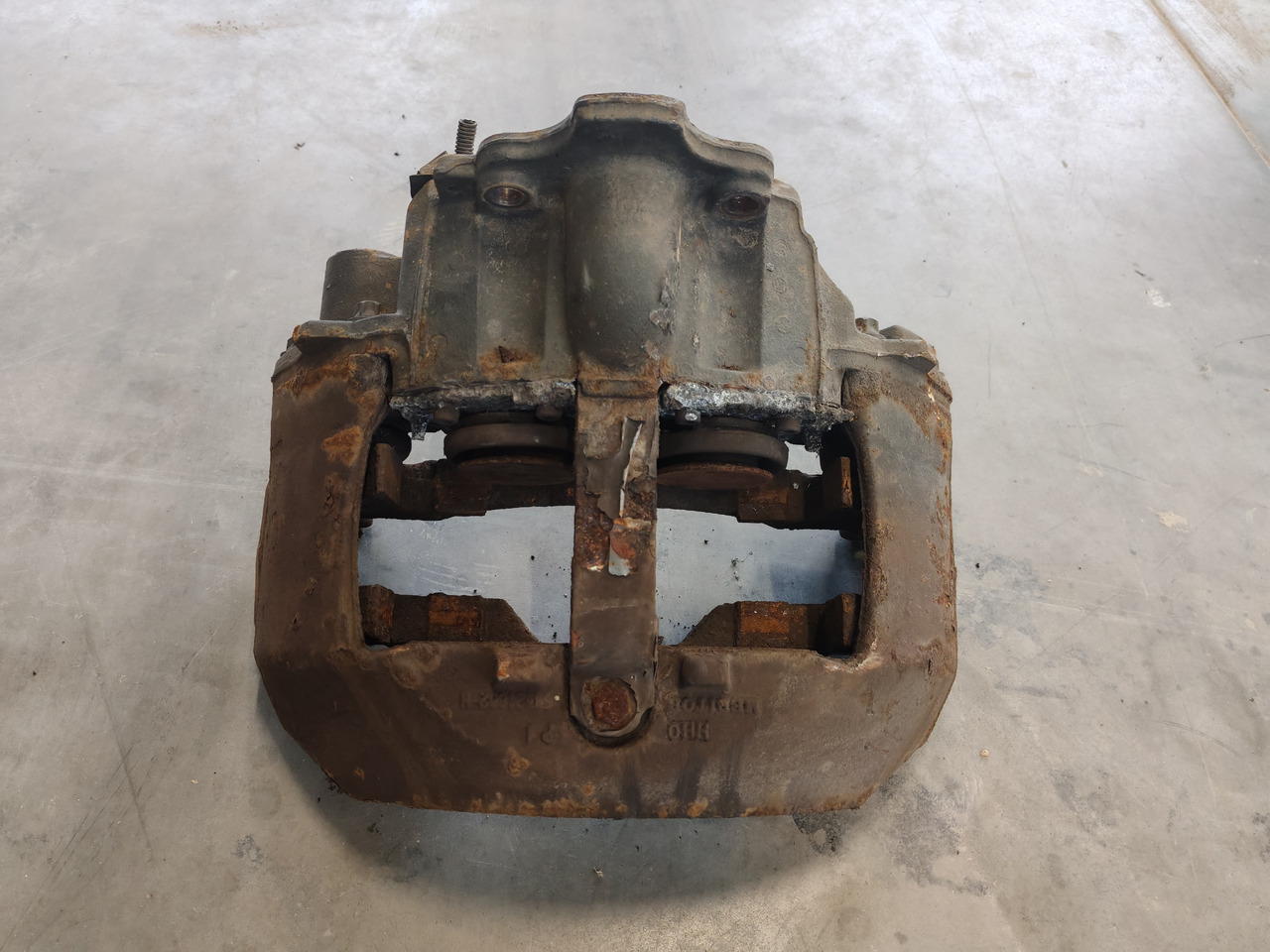 VOLVO RENAULT DXI / MERITOR ELSA 225 / BRAKE CALIPER / RIGHT - Brzdový třmen: obrázek 2 VOLVO RENAULT DXI / MERITOR ELSA 225 / BRAKE CALIPER / RIGHT - Brzdový třmen: obrázek 2