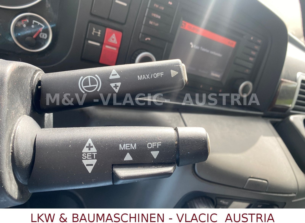 MAN 18.320 Kühlkoffer mit Fleischgehänge - Chladírenský nákladní automobil: obrázek 4 MAN 18.320 Kühlkoffer mit Fleischgehänge - Chladírenský nákladní automobil: obrázek 4