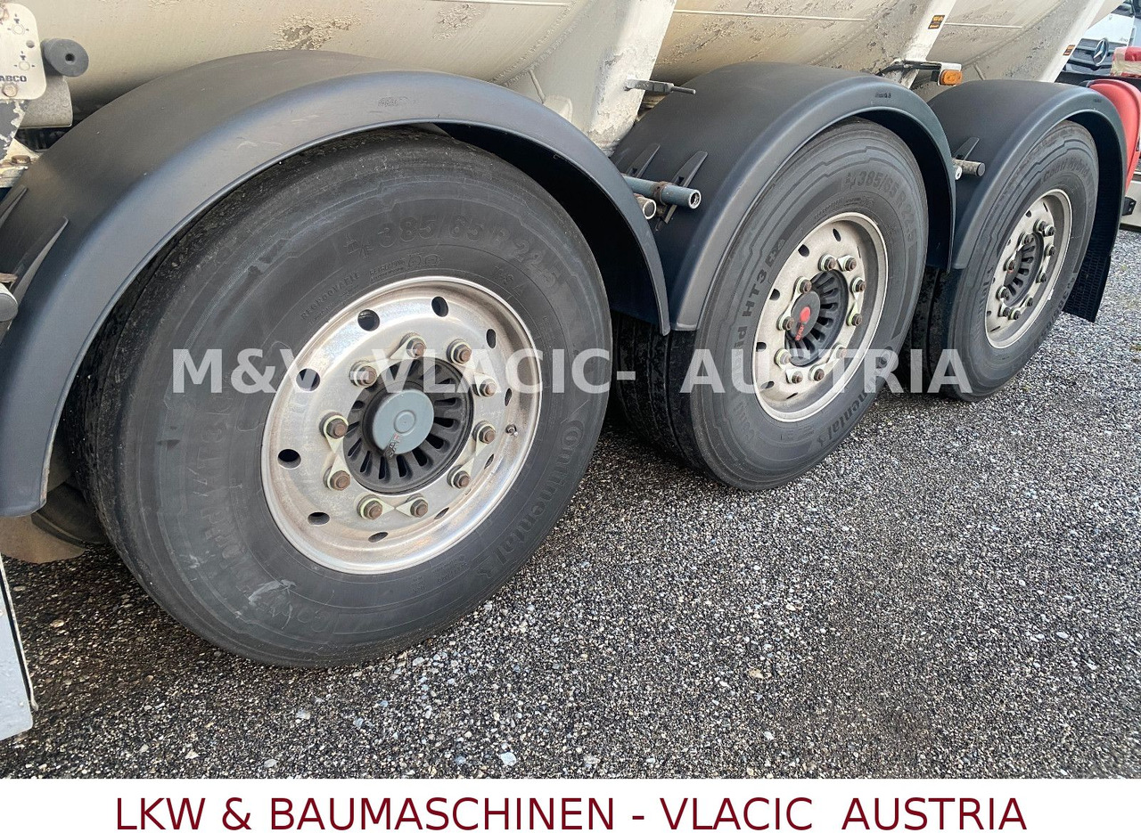 Schwarzmüller Benzin / Diesel 43000L 6Kammer Peillstab - Cisternový návěs: obrázek 3 Schwarzmüller Benzin / Diesel 43000L 6Kammer Peillstab - Cisternový návěs: obrázek 3