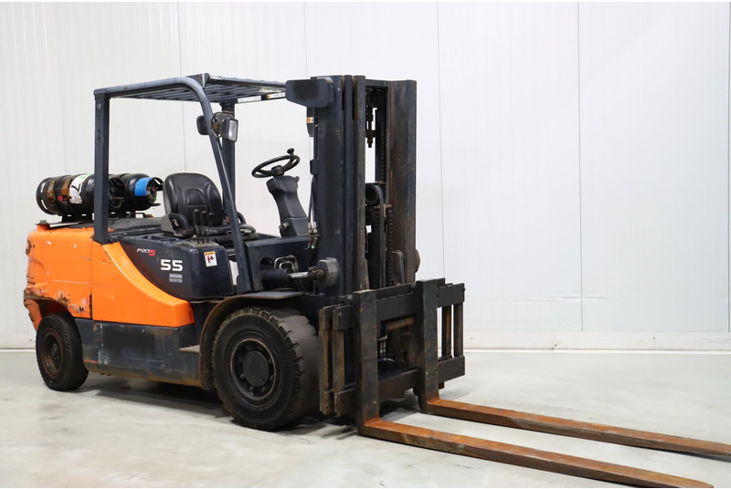 Plynový vysokozdvižný vozík Doosan G55C-5: obrázek 1