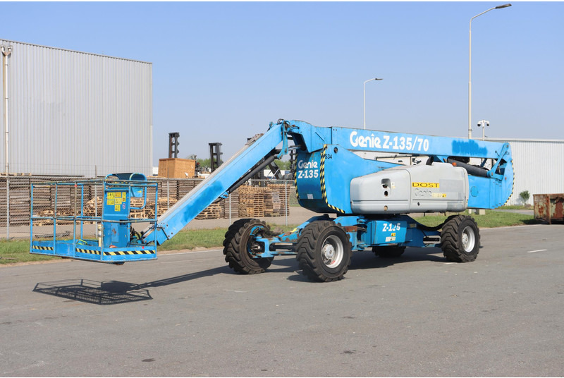 Genie Z135 - Kloubová plošina: obrázek 3 Genie Z135 - Kloubová plošina: obrázek 3