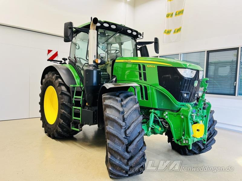 John Deere 6250R CommandPro - Traktor: obrázek 2 John Deere 6250R CommandPro - Traktor: obrázek 2