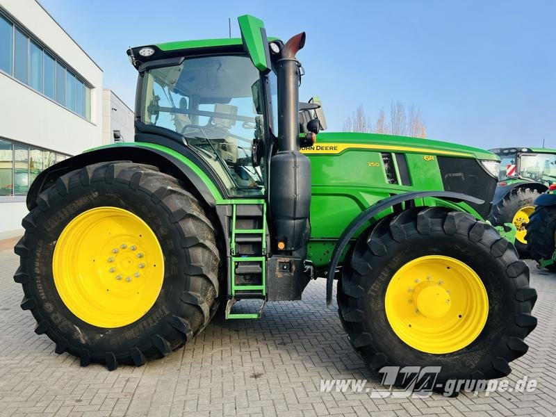 John Deere 6R 250 - Traktor: obrázek 4 John Deere 6R 250 - Traktor: obrázek 4