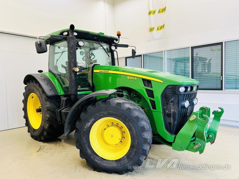 John Deere 8320R - Traktor: obrázek 2 John Deere 8320R - Traktor: obrázek 2