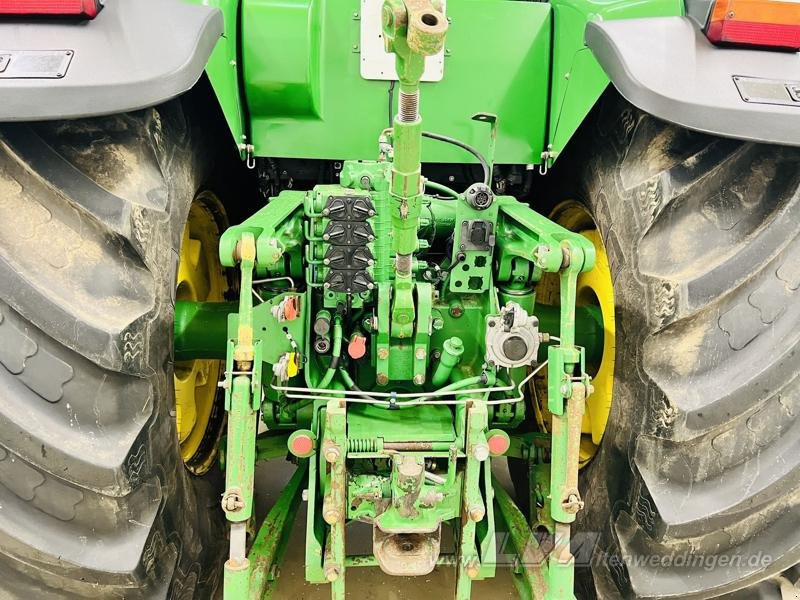 Traktor John Deere 8330 PowerShift: obrázek 8