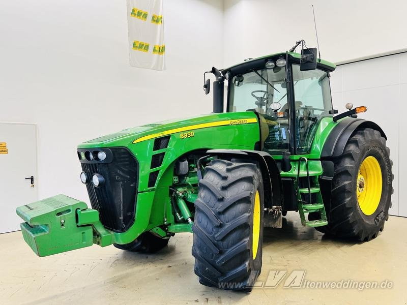 John Deere 8330 PowerShift - Traktor: obrázek 1 John Deere 8330 PowerShift - Traktor: obrázek 1