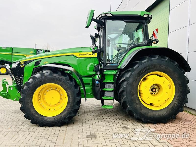 John Deere 8R 370 - Traktor: obrázek 4 John Deere 8R 370 - Traktor: obrázek 4