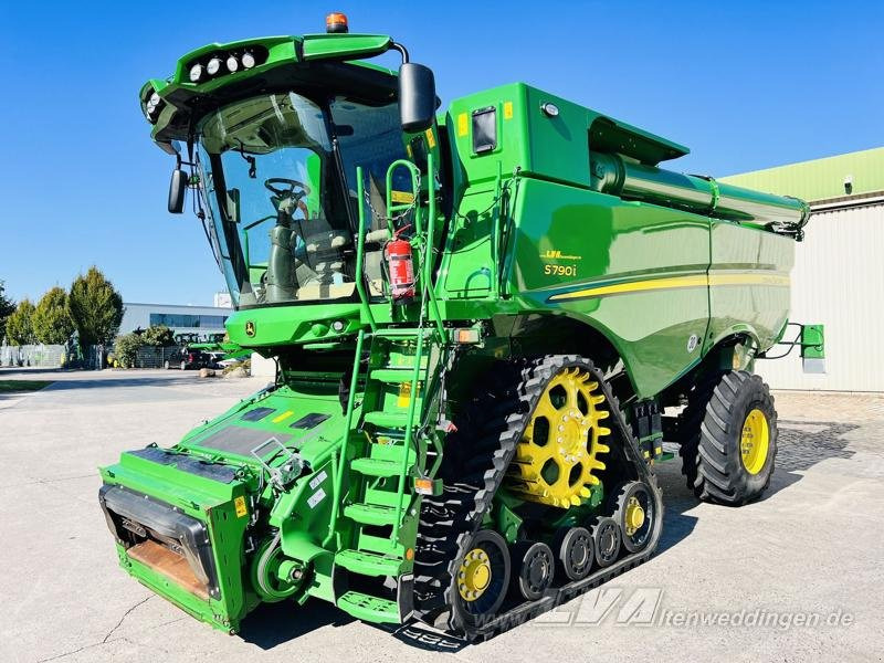John Deere S790 - Sklízecí mlátička: obrázek 1 John Deere S790 - Sklízecí mlátička: obrázek 1