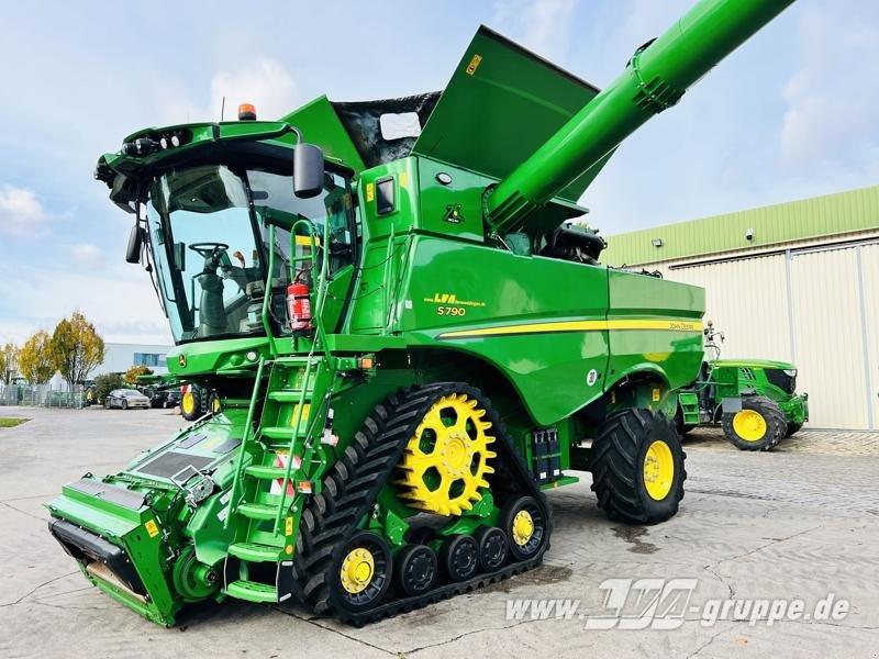 John Deere S790 - Sklízecí mlátička: obrázek 2 John Deere S790 - Sklízecí mlátička: obrázek 2