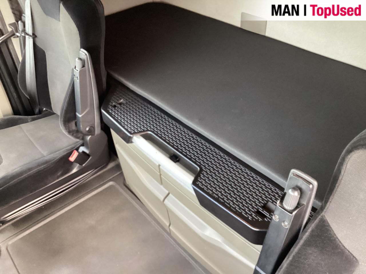 MAN TGX 18.510 4x2 BL SA - Tahač: obrázek 4 MAN TGX 18.510 4x2 BL SA - Tahač: obrázek 4