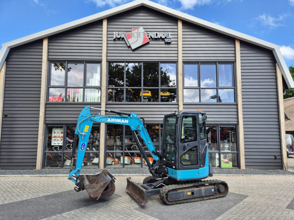 AIRMANN AX33U mididigger - Mini rýpadlo: obrázek 1 AIRMANN AX33U mididigger - Mini rýpadlo: obrázek 1