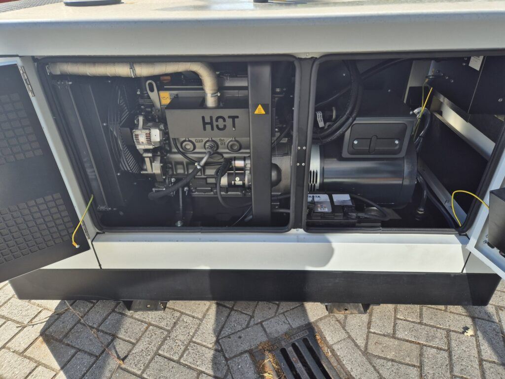 BRINKMAN & NIEMEIJER diesel generator - Elektrický generátor: obrázek 5 BRINKMAN & NIEMEIJER diesel generator - Elektrický generátor: obrázek 5