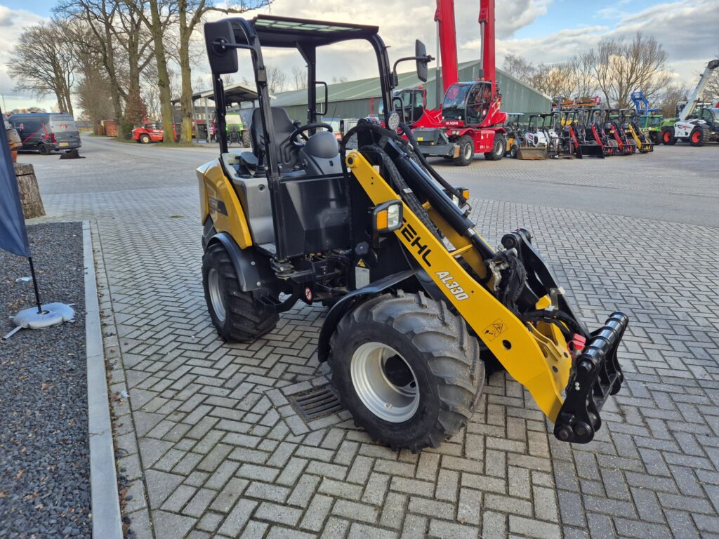 GEHL AL330 loader - Kloubový nakladač: obrázek 5 GEHL AL330 loader - Kloubový nakladač: obrázek 5