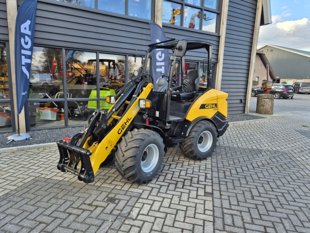 GEHL AL330 loader - Kloubový nakladač: obrázek 2 GEHL AL330 loader - Kloubový nakladač: obrázek 2