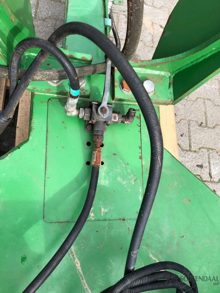 Traktor JOHN DEERE frontlinkage: obrázek 12