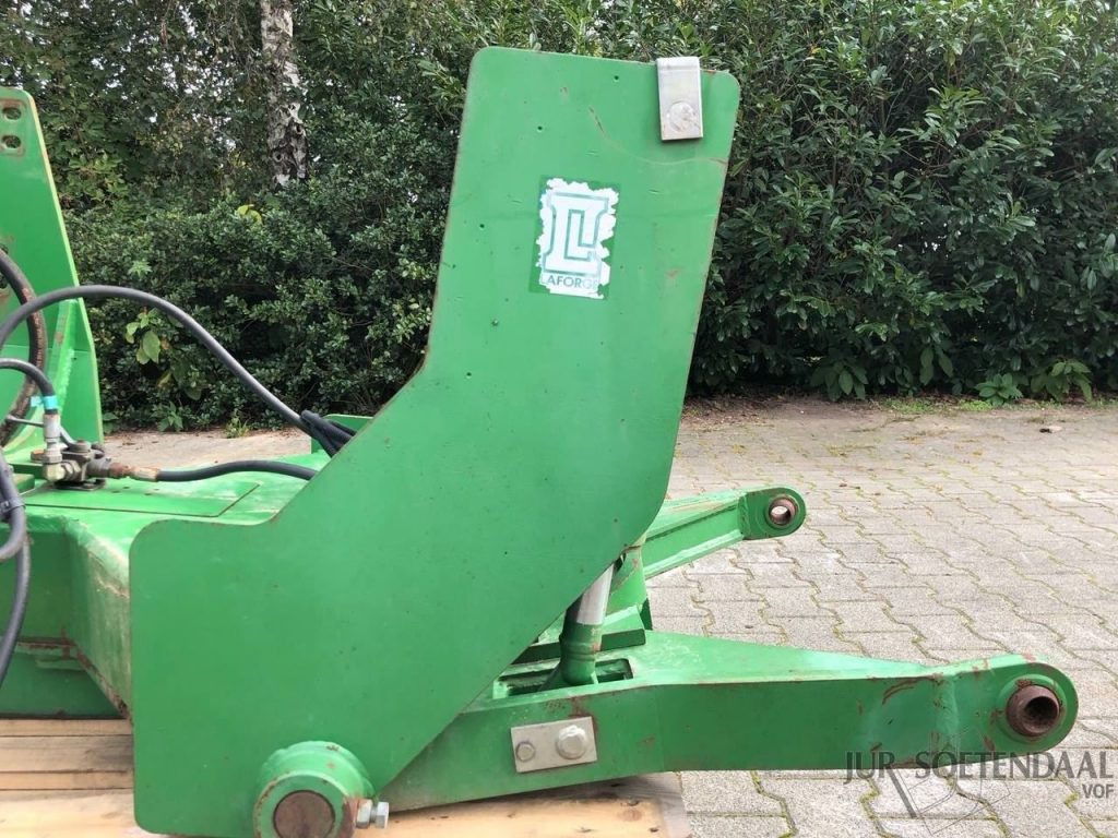 Traktor JOHN DEERE frontlinkage: obrázek 13
