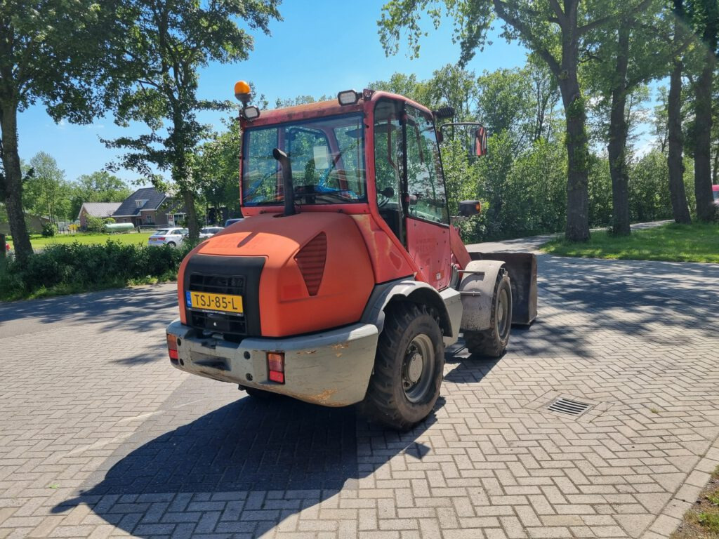 KOMATSU WA70-5 - Kolový nakladač: obrázek 4 KOMATSU WA70-5 - Kolový nakladač: obrázek 4
