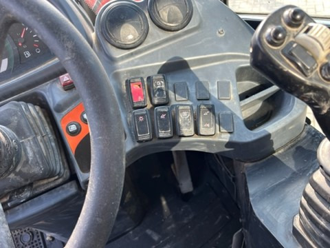 KUBOTA R082 - Kolový nakladač: obrázek 5 KUBOTA R082 - Kolový nakladač: obrázek 5