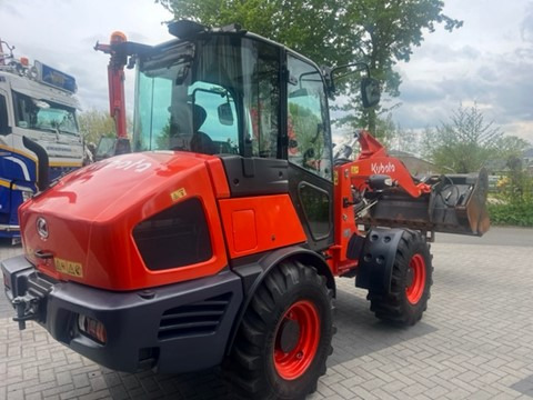 KUBOTA R082 - Kolový nakladač: obrázek 1 KUBOTA R082 - Kolový nakladač: obrázek 1