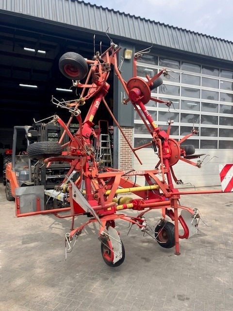 LELY 675 tedder - Obraceč/ Shrnovač: obrázek 4 LELY 675 tedder - Obraceč/ Shrnovač: obrázek 4