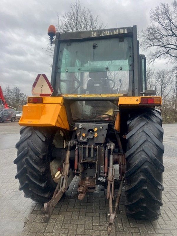 Traktor RENAULT 145.14: obrázek 7