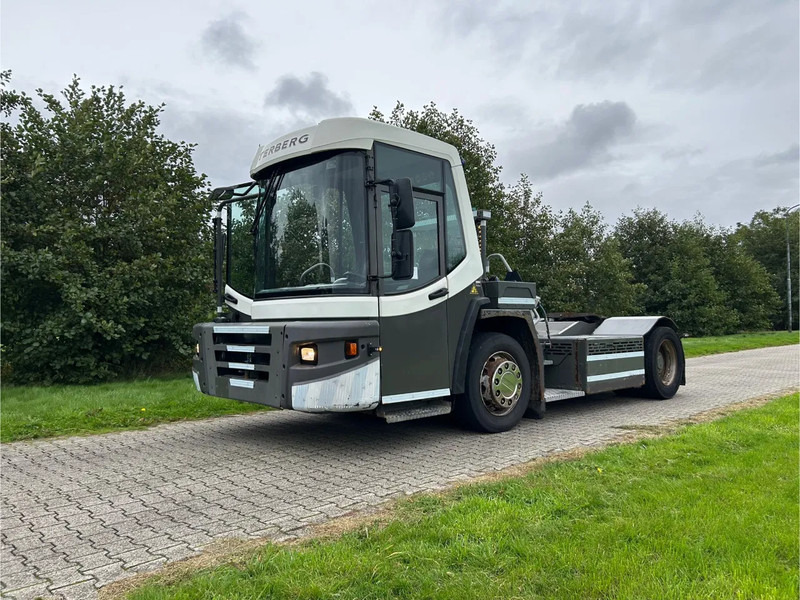 Terberg DT 183 | DISTRIBUTION TERMINAL | 8949 HOURS !!!! | LOW STEPS - Terminálový traktor: obrázek 1 Terberg DT 183 | DISTRIBUTION TERMINAL | 8949 HOURS !!!! | LOW STEPS - Terminálový traktor: obrázek 1