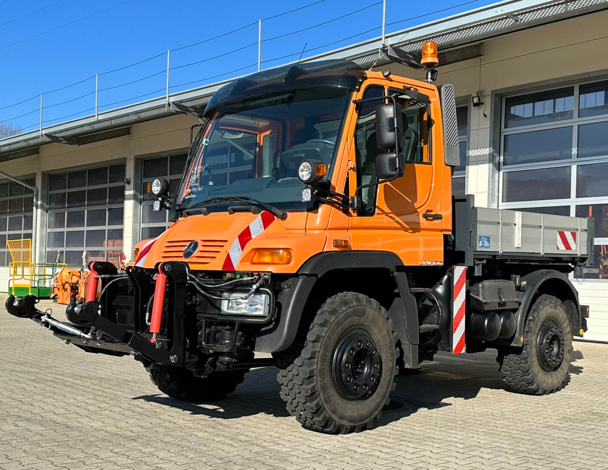 Unimog 400 - U400 405 02734 mit Heckkraftheber Mer - Sklápěč: obrázek 1 Unimog 400 - U400 405 02734 mit Heckkraftheber Mer - Sklápěč: obrázek 1