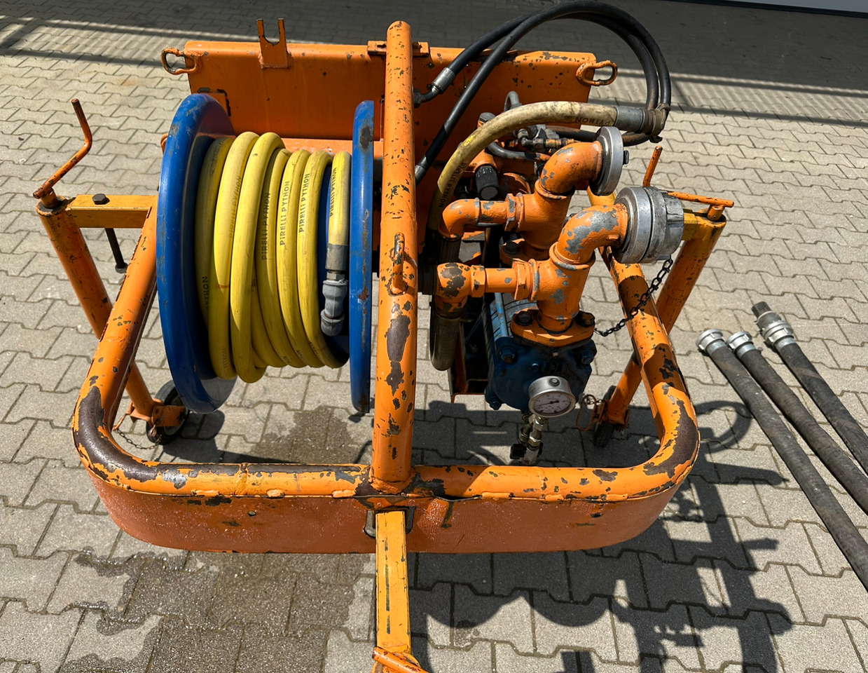 Unimog Frontanbauwasserpumpe Deu. hyd. - Čerpadlo na vodu: obrázek 2 Unimog Frontanbauwasserpumpe Deu. hyd. - Čerpadlo na vodu: obrázek 2
