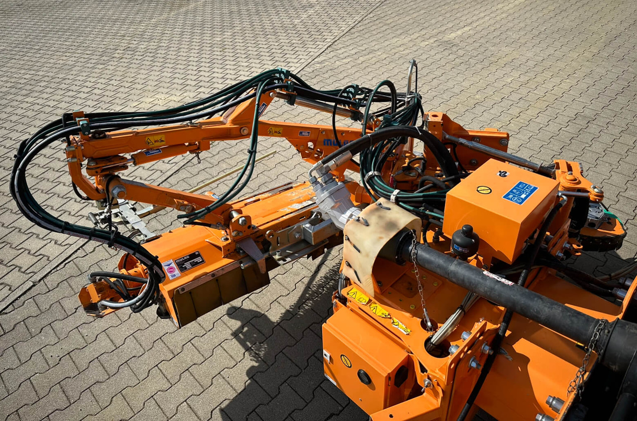 Unimog Leitpfostenausmähgerät / Randstreifenmähger - Příkopová sekačka: obrázek 3 Unimog Leitpfostenausmähgerät / Randstreifenmähger - Příkopová sekačka: obrázek 3