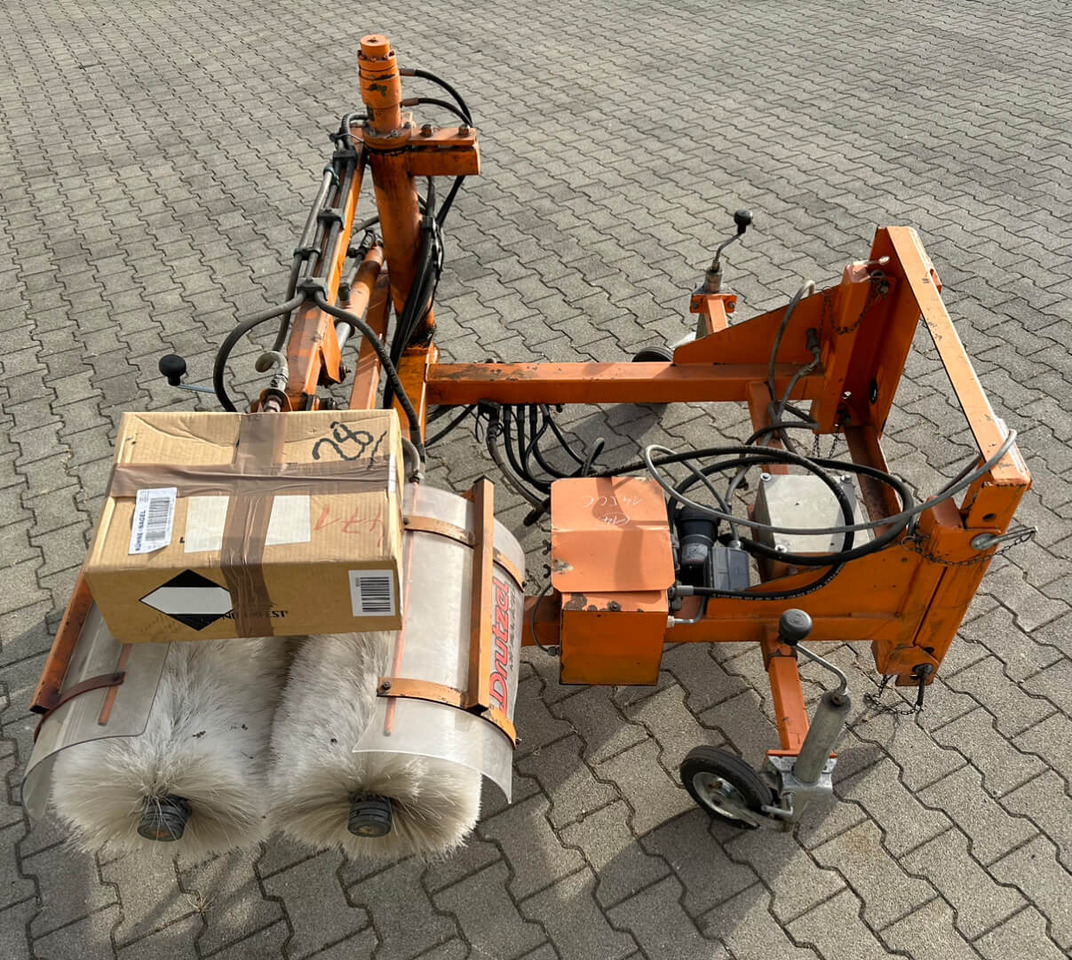 Unimog Leitpfostenwaschgerät Drutzel LWG-U-300 - Zametač: obrázek 2 Unimog Leitpfostenwaschgerät Drutzel LWG-U-300 - Zametač: obrázek 2