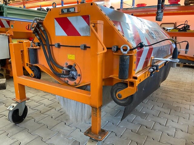 Unimog Tunnelwaschbürste Dücker TWA18/1 - Zametač: obrázek 3 Unimog Tunnelwaschbürste Dücker TWA18/1 - Zametač: obrázek 3