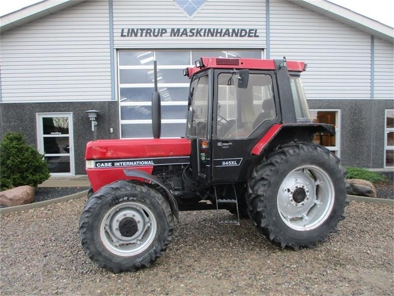 Case IH 845 XLA - Traktor: obrázek 1 Case IH 845 XLA - Traktor: obrázek 1